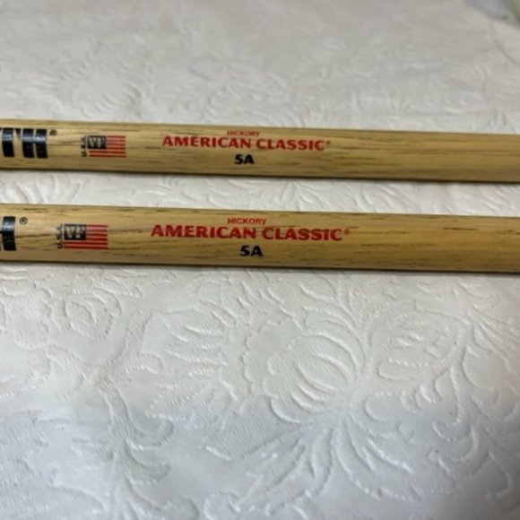 Vic Firth American Classic 5A Hickory Preowned, Drum Sticks 16" - Picture 3 of 9